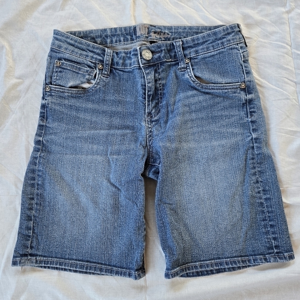 Kut from the Kloth Catherine mid-rise boyfriend Bermuda denim Jean shorts 6